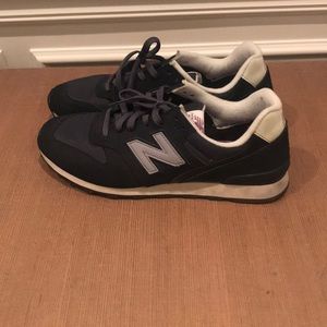New Balance 696 Size 8 Navy Blue Sneakers